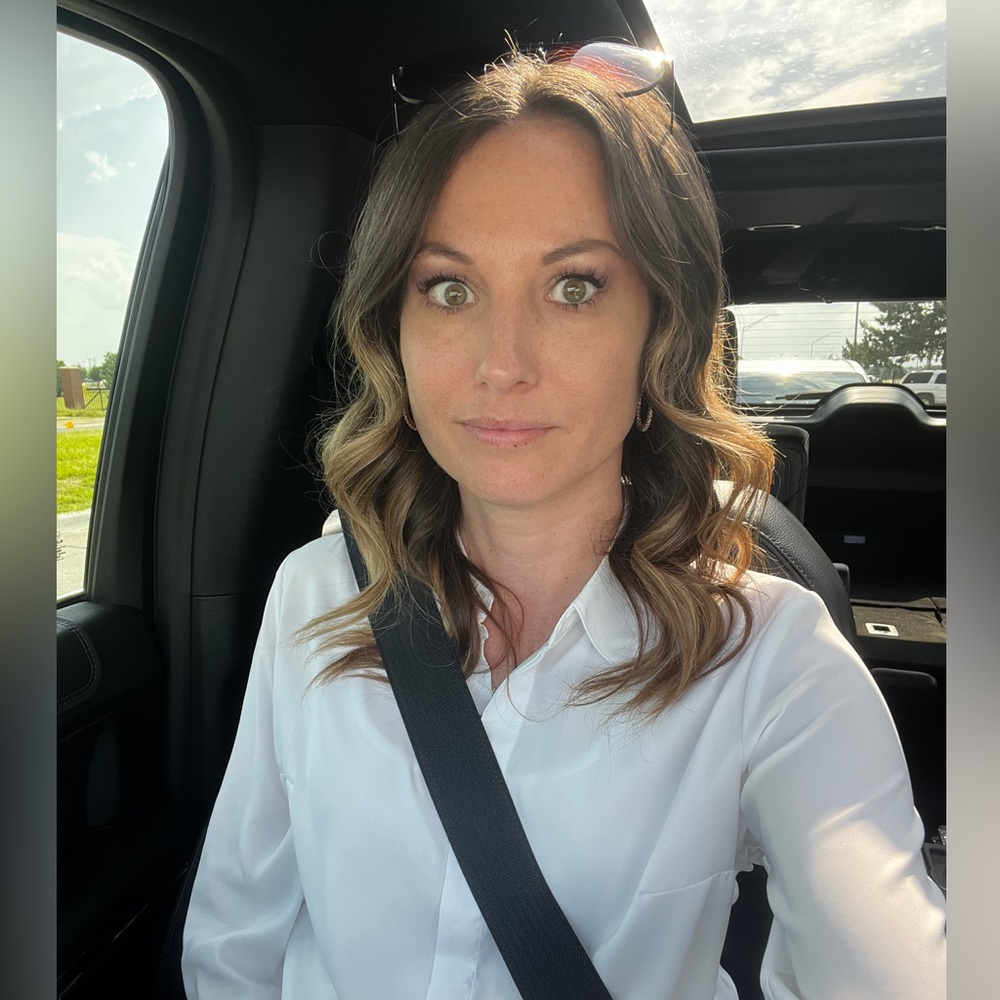 Meet your Posher, Leslie